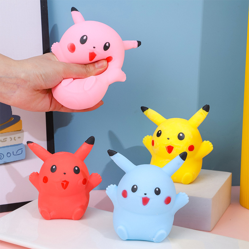 Party Games Young Adults - 1/4 pezzi Pallina antistress Pikachu, Giocattolo