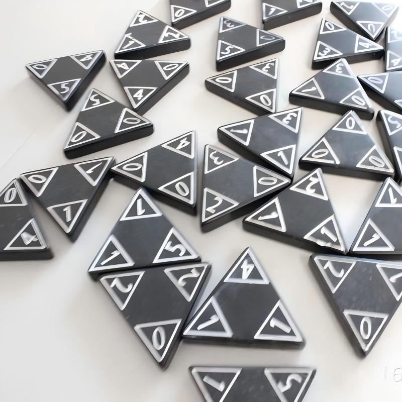 Set di Domino Triangolare da 5 - Party Family Games recensione e prezzo